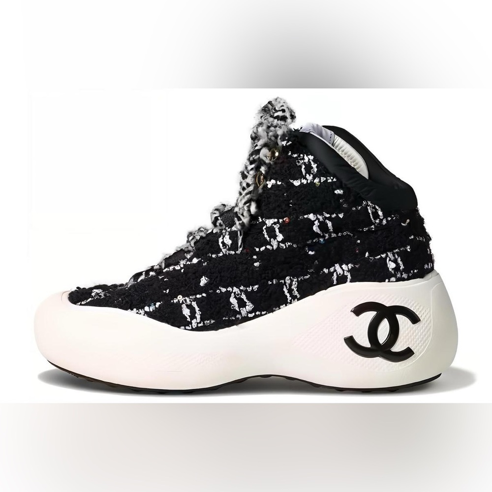 Chanel Sports Ski Capsule Collection Sneakers Low-Top Sneakers from CHANEL, twee